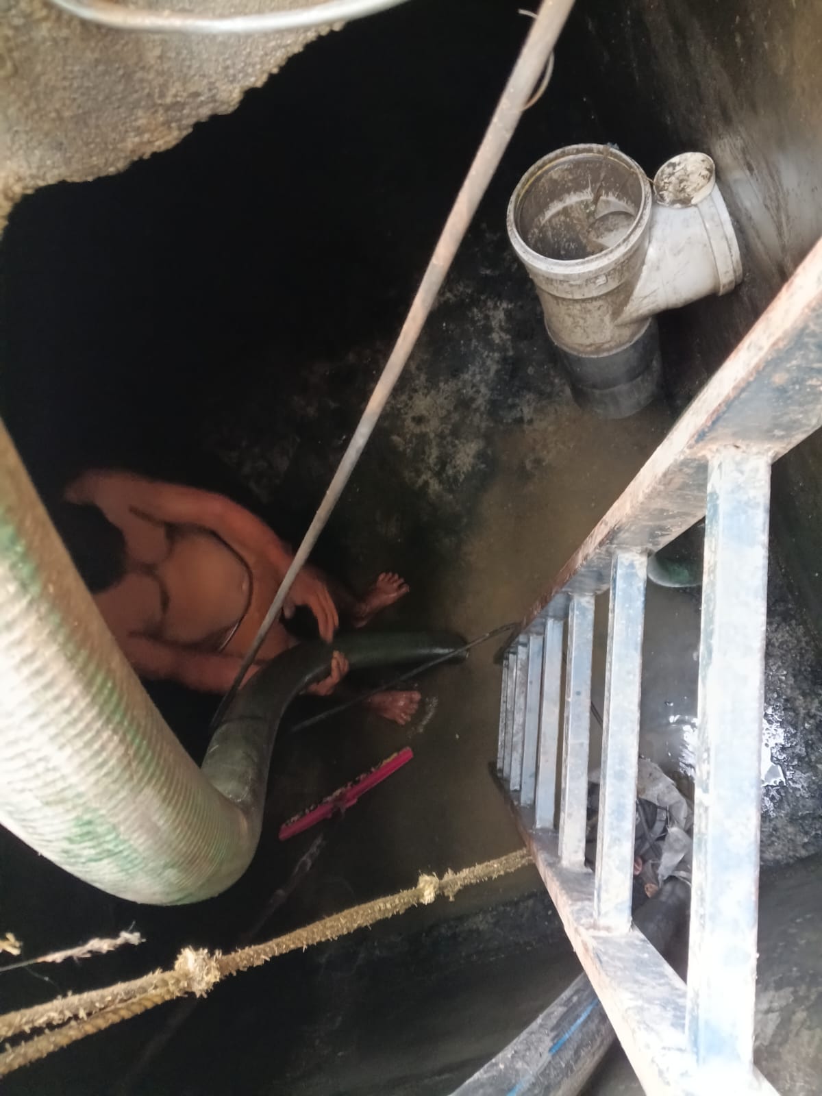 Septic Tank Sludge Cleaning